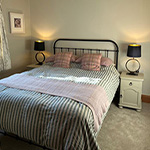 gwely pedwar ystafell wely 